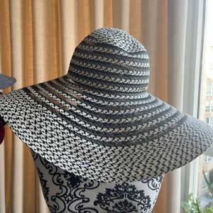 CALVIN KLEIN Floppy Summer Beach Hat